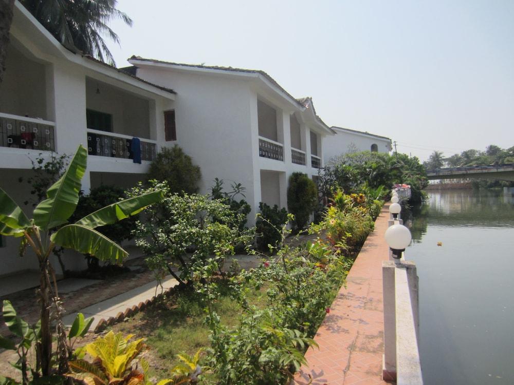 Hotel Riverside 巴加 外观 照片