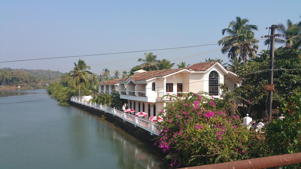 Hotel Riverside 巴加 外观 照片